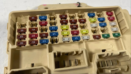2021-2023 HYUNDAI SANTA FE DASH DASHBOARD FUSE RELAY JUNCTION BOX BLOCK