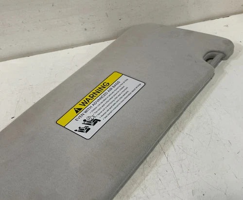 Load image into Gallery viewer, 2020 - 2025 HYUNDAI PALISADE FRONT LEFT DRIVER SIDE SUNVISOR SUN VISOR # 104055
