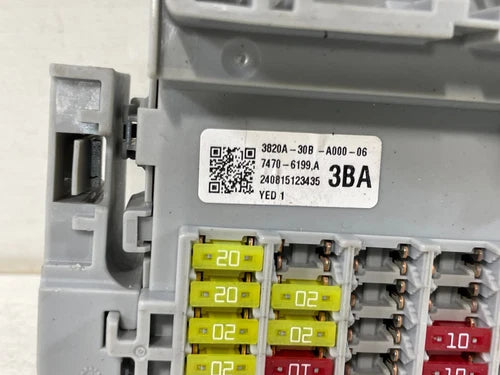 Load image into Gallery viewer, 2023-2024 HONDA ACCORD HYBRID SPORT CABIN FUSE BOX RELAY MODULE 2.0L # 97367

