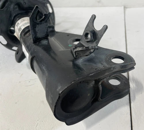 Load image into Gallery viewer, 2016 - 2022 HONDA HR-V FRONT RIGHT SIDE SHOCK STRUT SPRING ABSORBER # 84742

