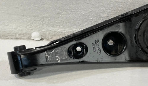 Load image into Gallery viewer, 2021-2023 HYUNDAI SANTA FE REAR RIGHT SIDE LOWER CONTROL ARM SPRING PERCH 101951

